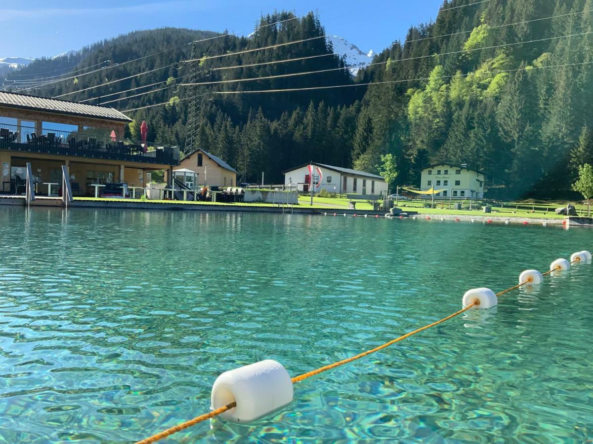 Alpine Lodge Kloesterle Am Arlberg Exterior foto